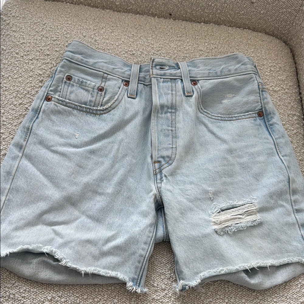 Levi’s 501 mid thigh high rise shorts